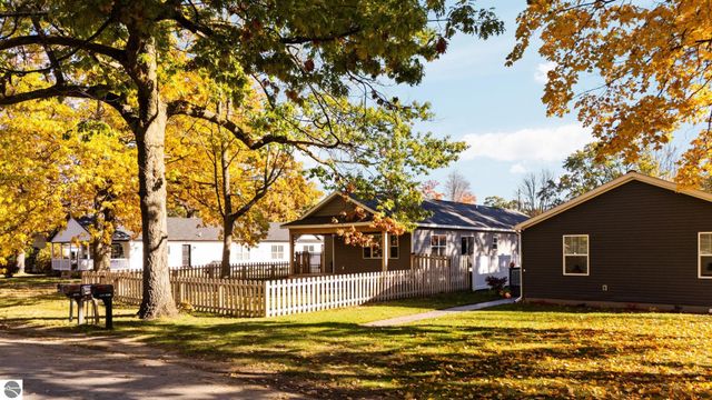 1215 Santo Street, Traverse City, MI 49686