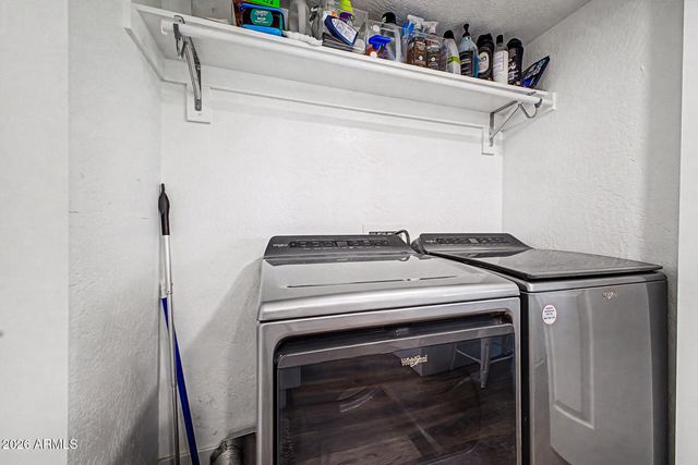 331 W TARO Lane, Phoenix, AZ 85027
