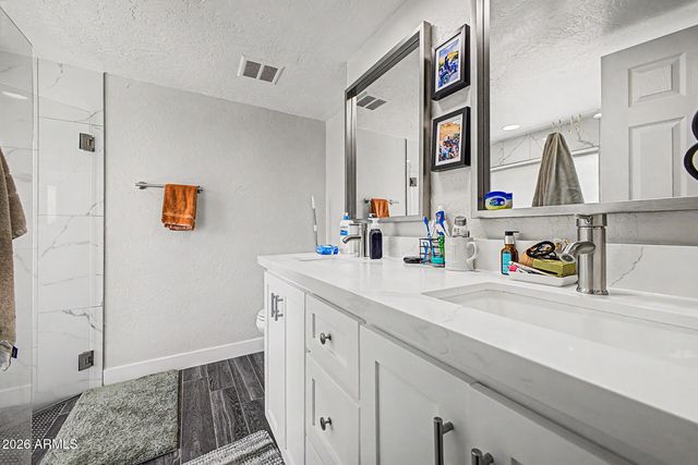 331 W TARO Lane, Phoenix, AZ 85027