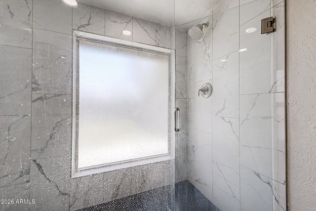 331 W TARO Lane, Phoenix, AZ 85027