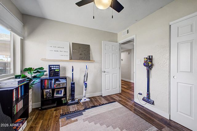 331 W TARO Lane, Phoenix, AZ 85027