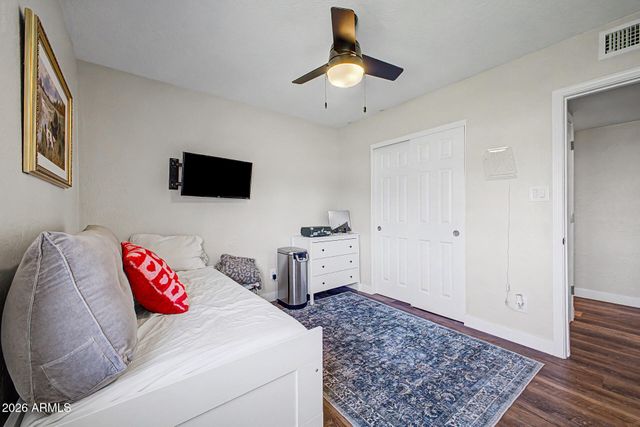 331 W TARO Lane, Phoenix, AZ 85027
