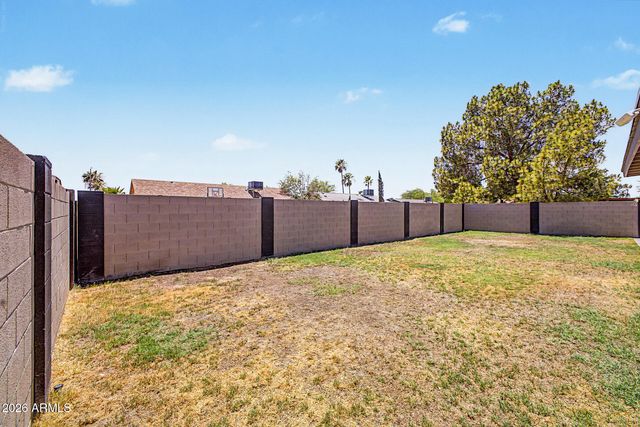331 W TARO Lane, Phoenix, AZ 85027