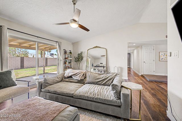 331 W TARO Lane, Phoenix, AZ 85027