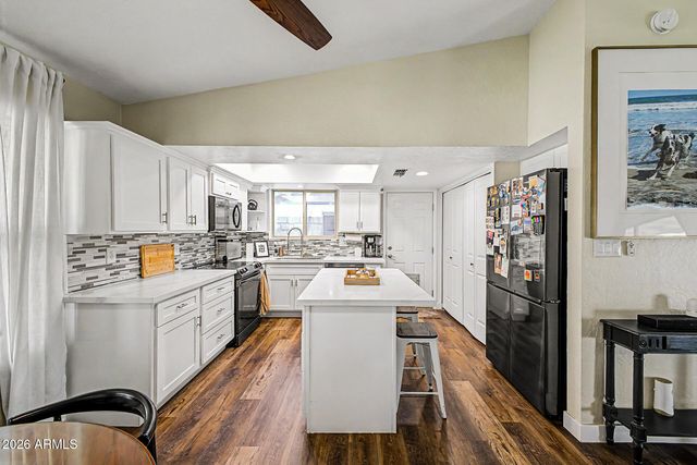 331 W TARO Lane, Phoenix, AZ 85027