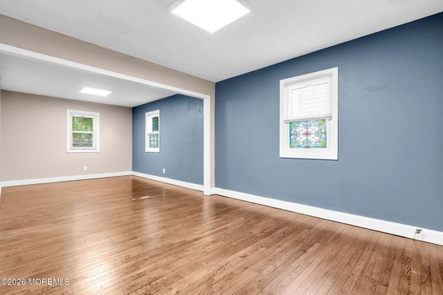 32 Bruning Lane, Spotswood, NJ 08884