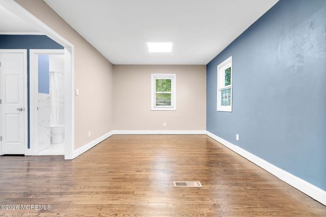 32 Bruning Lane, Spotswood, NJ 08884