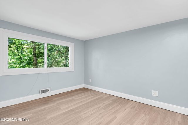 32 Bruning Lane, Spotswood, NJ 08884