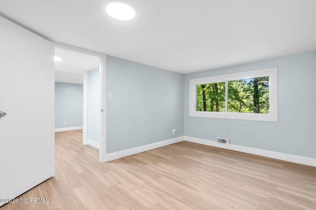 32 Bruning Lane, Spotswood, NJ 08884