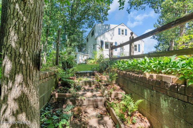 32 Bruning Lane, Spotswood, NJ 08884