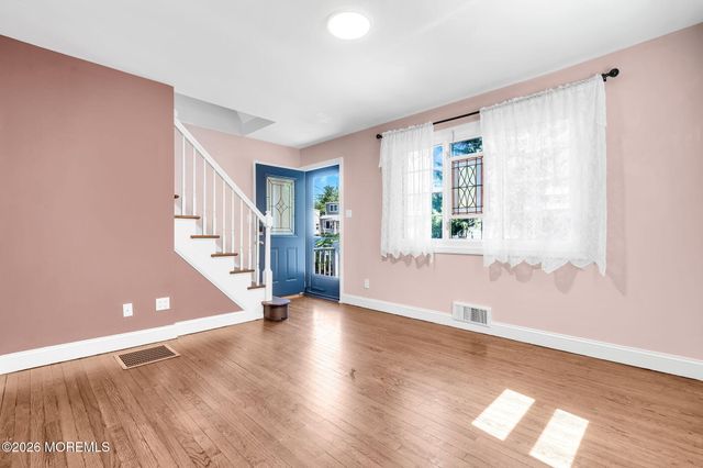 32 Bruning Lane, Spotswood, NJ 08884