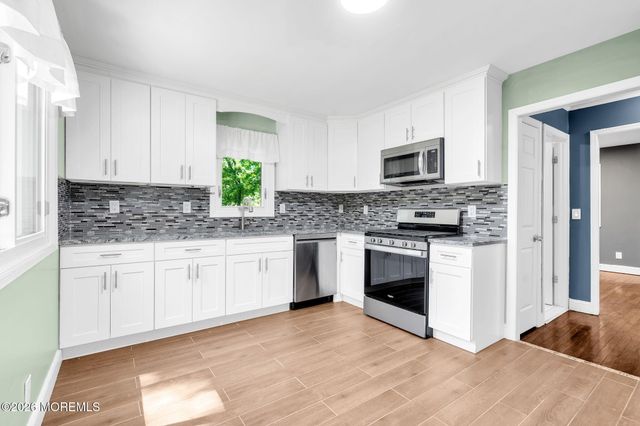 32 Bruning Lane, Spotswood, NJ 08884