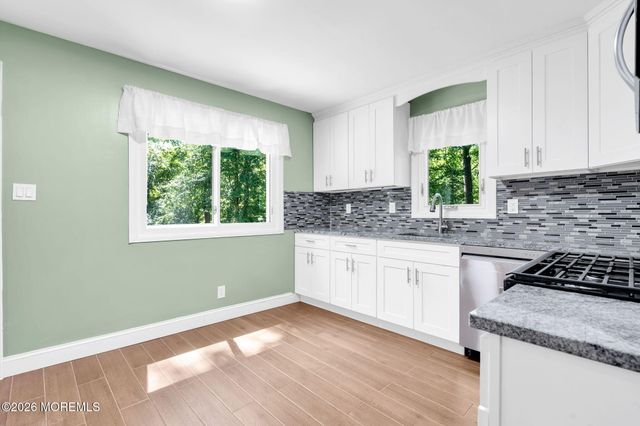 32 Bruning Lane, Spotswood, NJ 08884