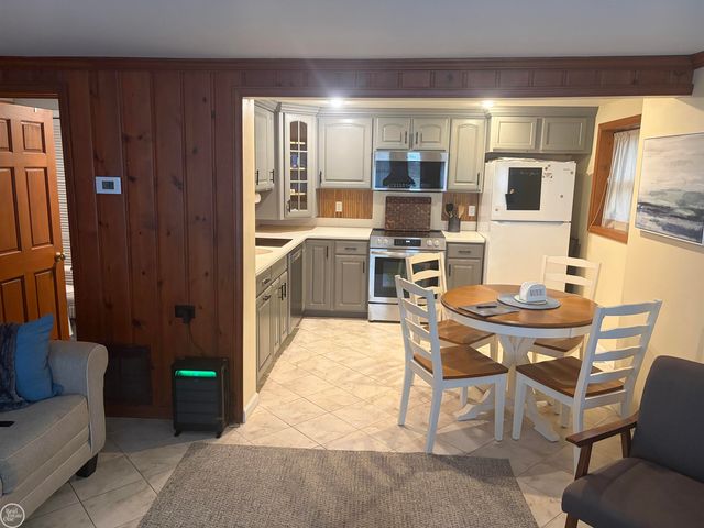 2100 Gray Park Drive, Oregon Twp, MI 48446