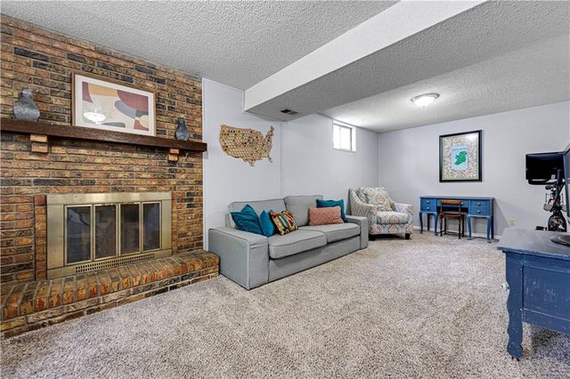 16305 W 125th Street, Olathe, KS 66062