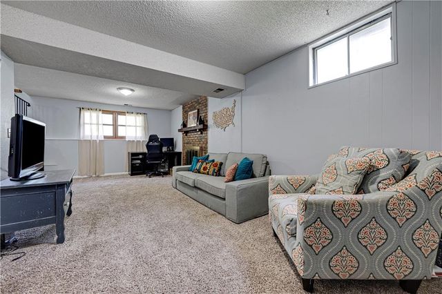 16305 W 125th Street, Olathe, KS 66062