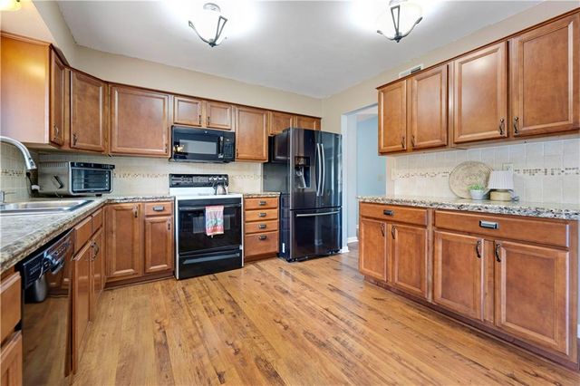16305 W 125th Street, Olathe, KS 66062