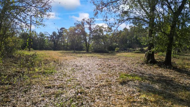 585 Bishop Road, Huntsville, TX 77320