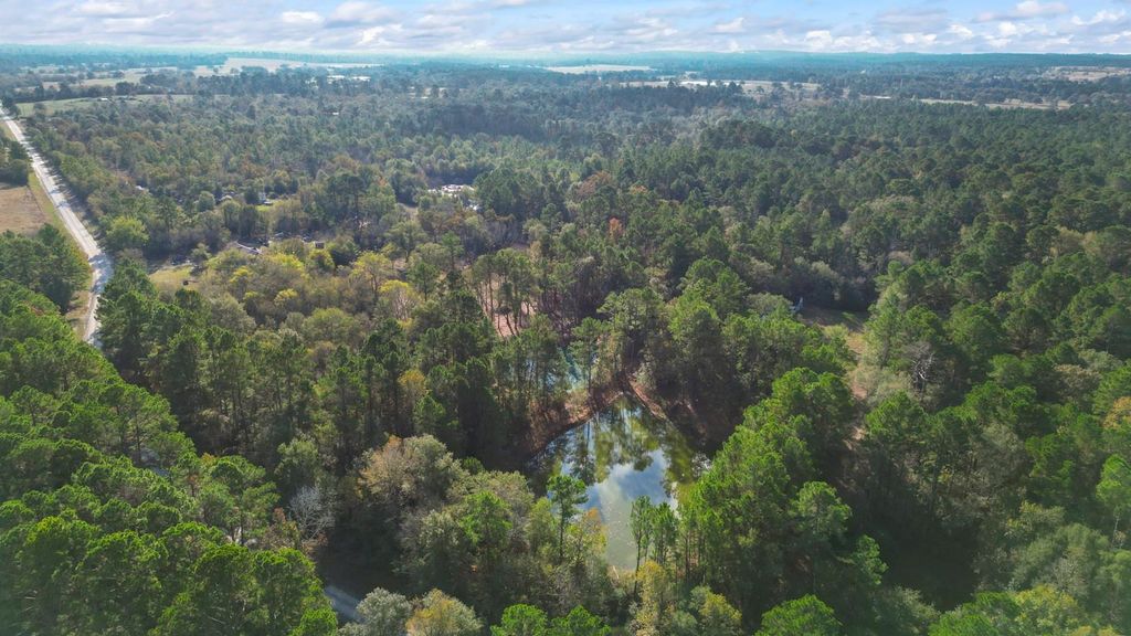 585 Bishop Road, Huntsville, TX 77320