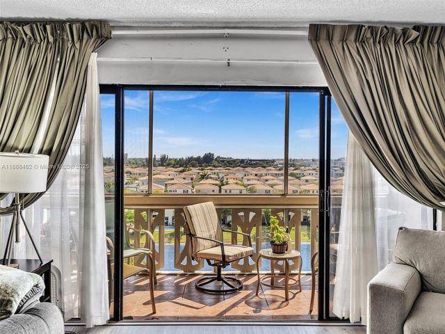 800 NE 195th St 716, Miami, FL 33179