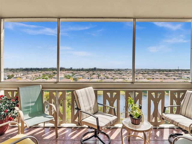 800 NE 195th St 716, Miami, FL 33179