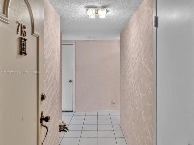 800 NE 195th St 716, Miami, FL 33179