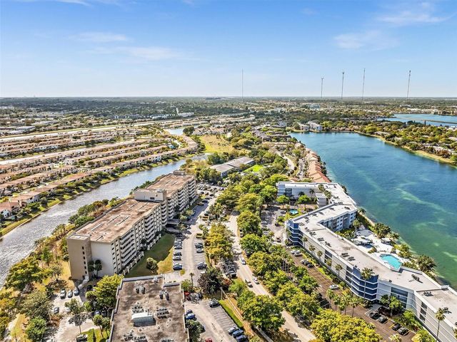 800 NE 195th St 716, Miami, FL 33179