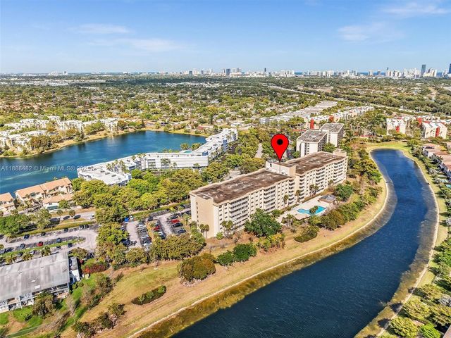 800 NE 195th St 716, Miami, FL 33179