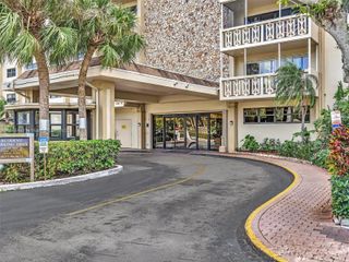 800 NE 195th St 716, Miami, FL 33179