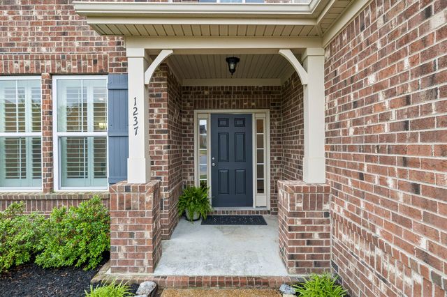 1237 Cressy Ln, Brentwood, TN 37027