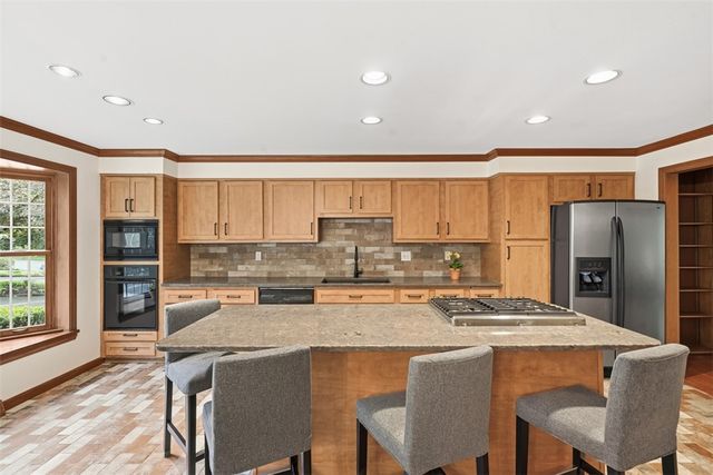 104 Saybrook Harbor, Bradford Woods, PA 15015