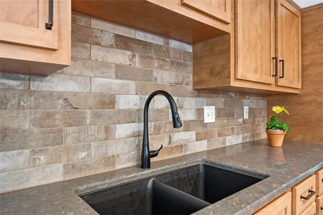 104 Saybrook Harbor, Bradford Woods, PA 15015