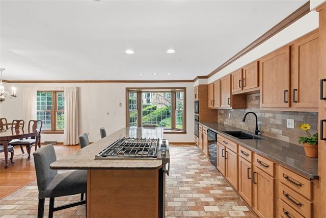 104 Saybrook Harbor, Bradford Woods, PA 15015