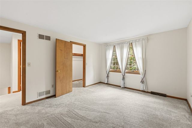 104 Saybrook Harbor, Bradford Woods, PA 15015