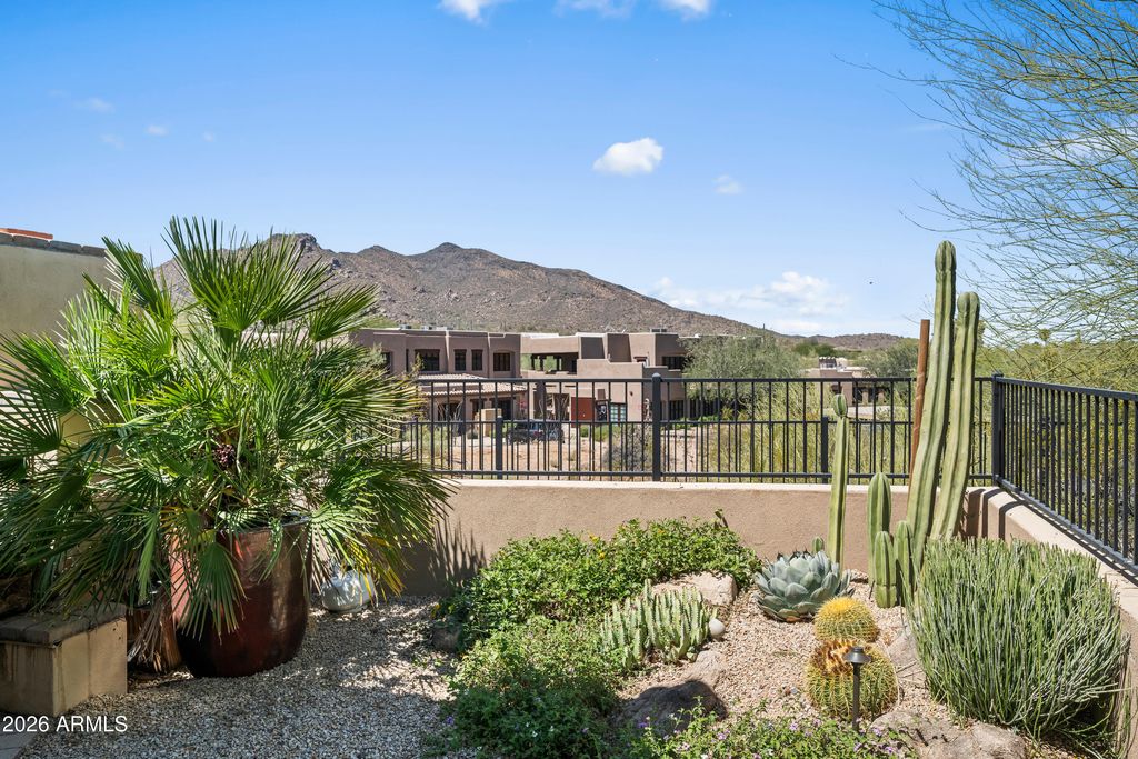 Image 27 of property listing at 20 Almarte Circle, Carefree, AZ 85377