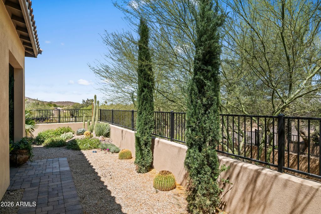 Image 28 of property listing at 20 Almarte Circle, Carefree, AZ 85377