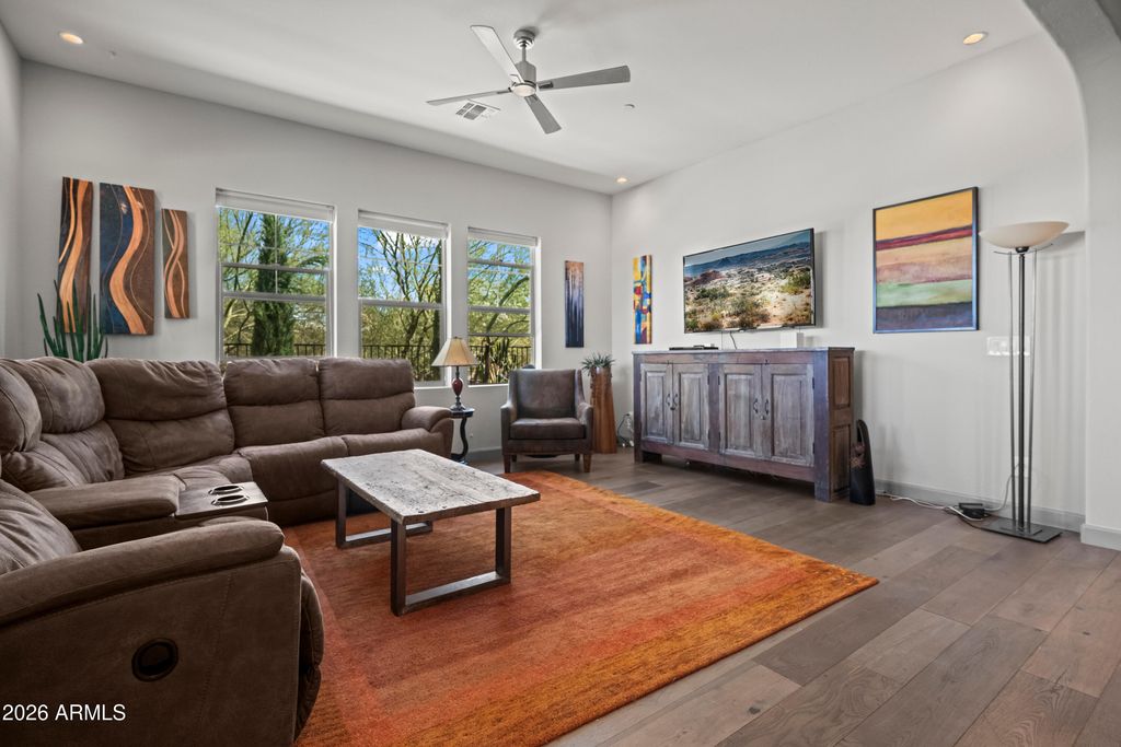 Image 6 of property listing at 20 Almarte Circle, Carefree, AZ 85377