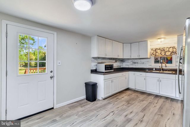 529 TAYLORS BEACH RD, Reedville, VA 22539