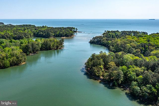 529 TAYLORS BEACH RD, Reedville, VA 22539