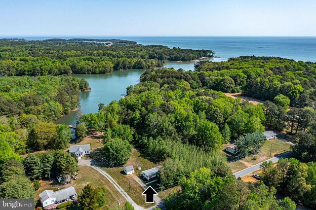 529 TAYLORS BEACH RD, Reedville, VA 22539