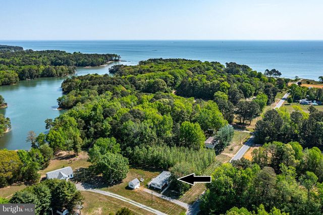 529 TAYLORS BEACH RD, Reedville, VA 22539