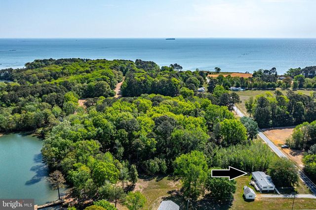 529 TAYLORS BEACH RD, Reedville, VA 22539
