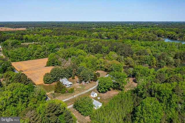 529 TAYLORS BEACH RD, Reedville, VA 22539