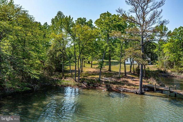 529 TAYLORS BEACH RD, Reedville, VA 22539