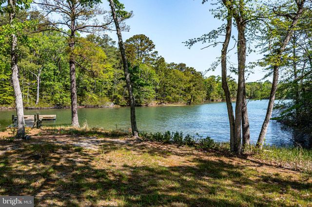 529 TAYLORS BEACH RD, Reedville, VA 22539