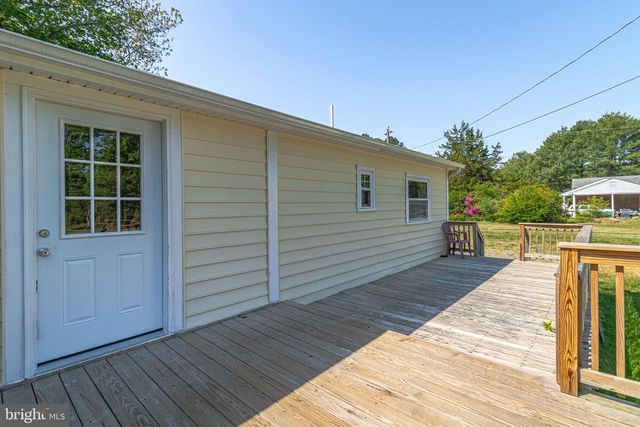 529 TAYLORS BEACH RD, Reedville, VA 22539