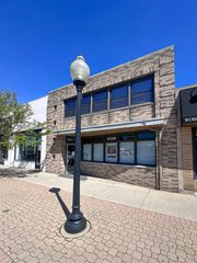 6538 W Cermak Road, Berwyn, IL 60402