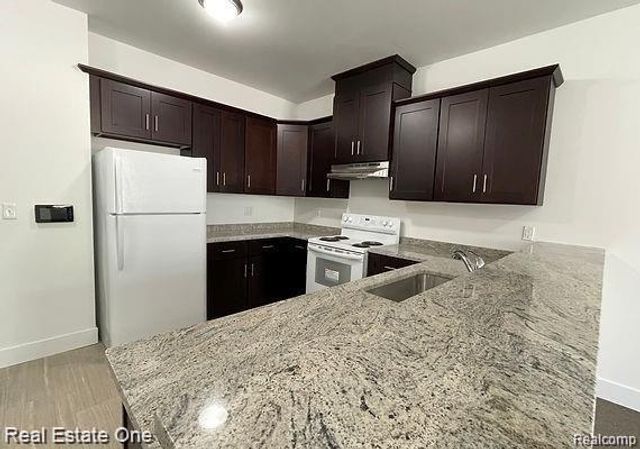 24356 Ann Arbor Trail 5, Dearborn Heights, MI 48127