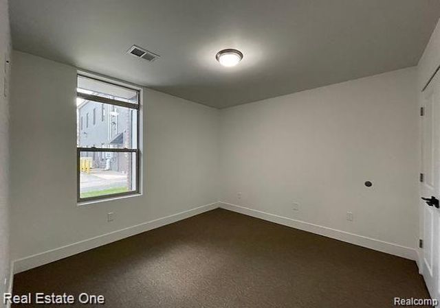 24356 Ann Arbor Trail 5, Dearborn Heights, MI 48127