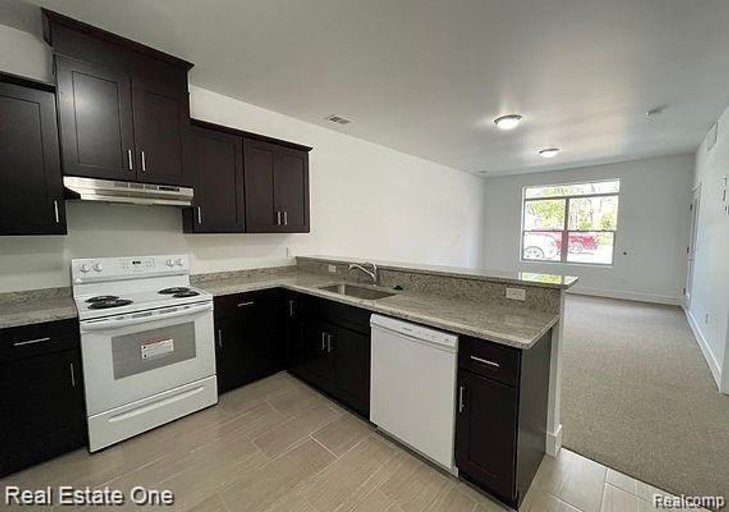 24356 Ann Arbor Trail 5, Dearborn Heights, MI 48127